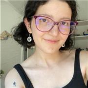 Profesora de canto con formación en canto lírico de más de una década. Enseño a quienes quieren ampliar y conocer su voz